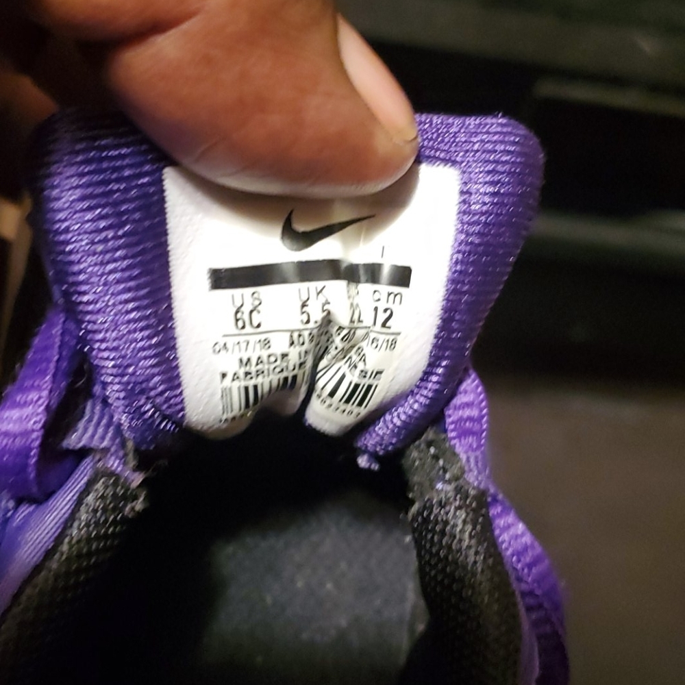 Shoes - Picture 2 of 4